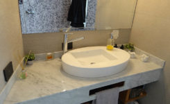 Baños con mesada mármol de Carrara